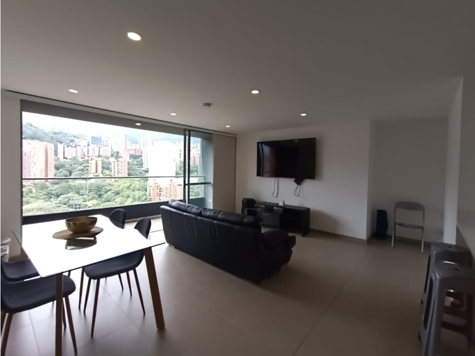 Apartamento en venta en El Poblado - Ciudad del Rio — foto 3