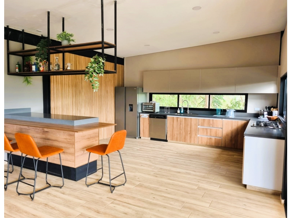 Casa en venta de dos niveles en El Peñol - La Cristalina — foto 3