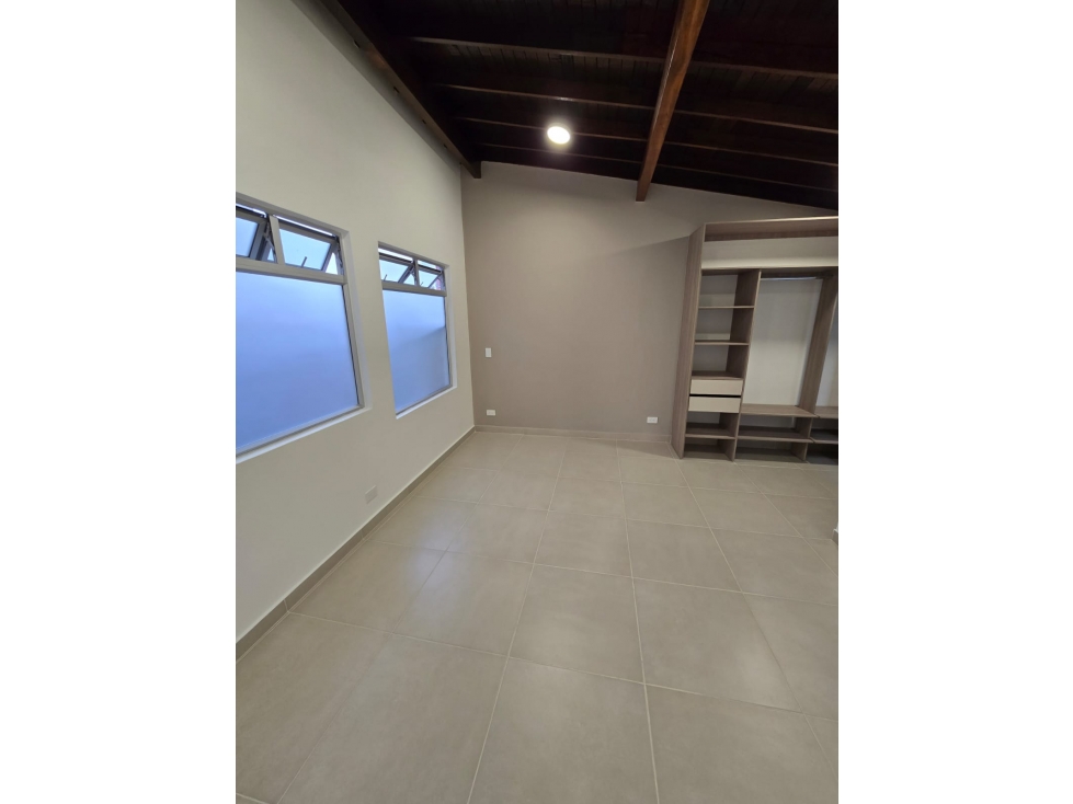 Venta de hermoso apartamento remodelado en Laureles - La Castellana. — foto 4