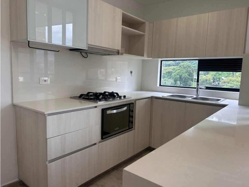 Amplio apartamento a la venta en El Poblado - Castropol  — foto 5