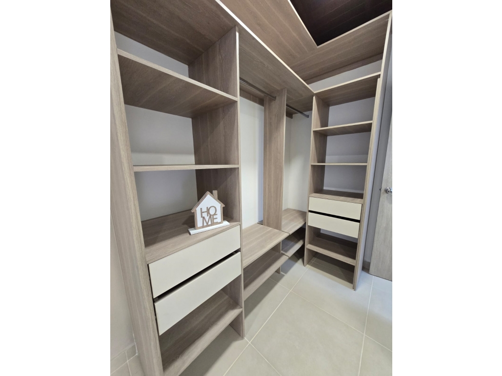 Venta de hermoso apartamento remodelado en Laureles - La Castellana. — foto 5