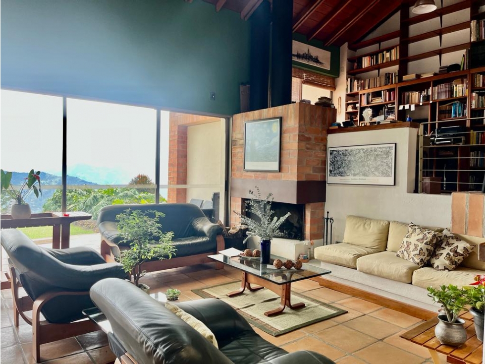 Casa hermosa en venta en Envigado - Las Palmas
