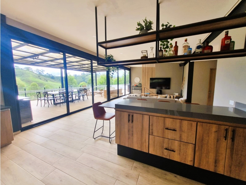 Casa en venta de dos niveles en El Peñol - La Cristalina — foto 5