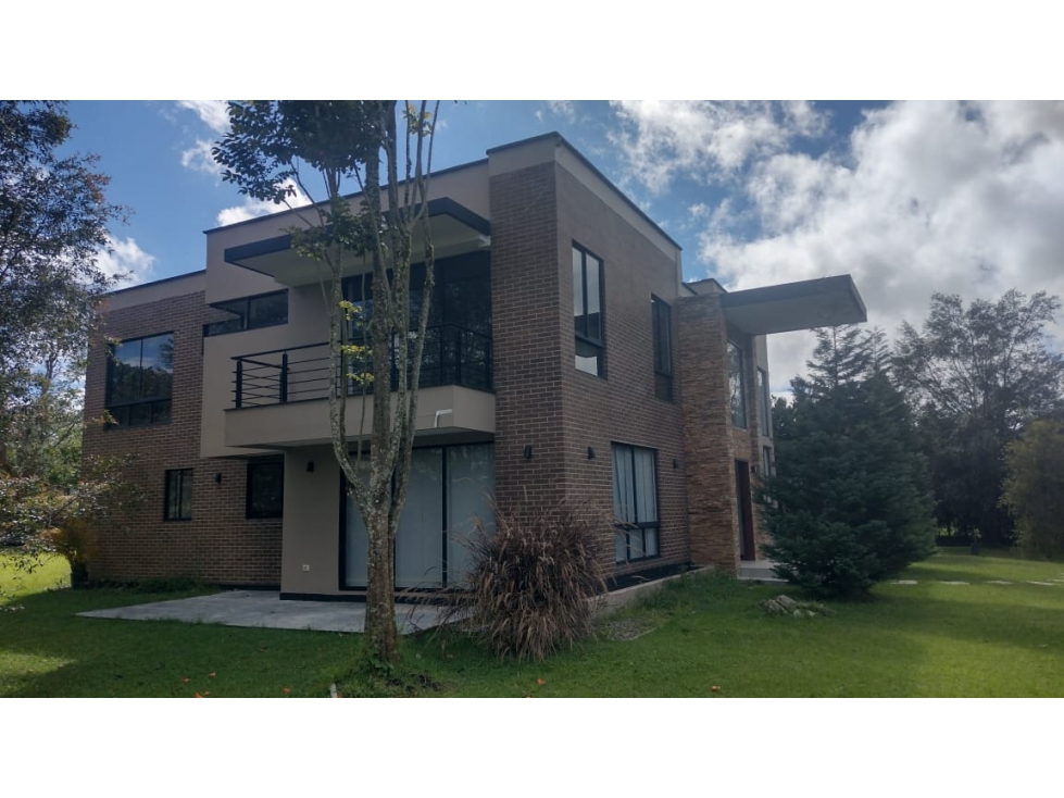 Exclusiva casa finca en Vía San Antonio de Pereira - La Ceja 