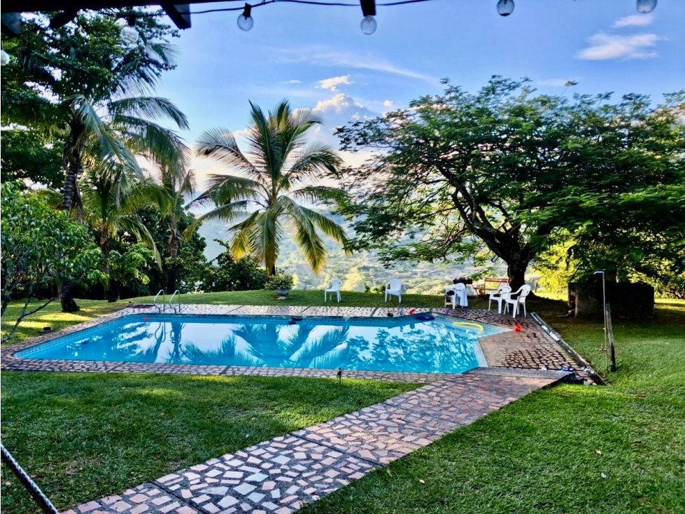 Hermosa finca a la venta en San Jerónimo