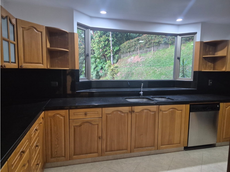 Hermosa casa en venta El Poblado - El Tesoro (JS) — foto 4
