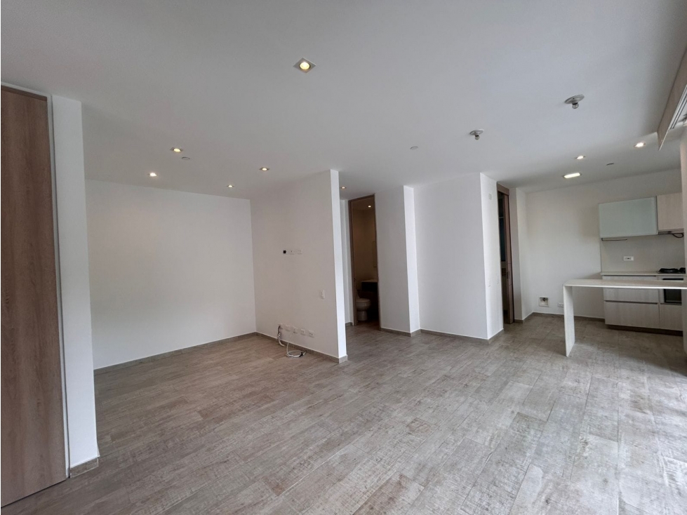 Amplio apartamento a la venta en El Poblado - Castropol 