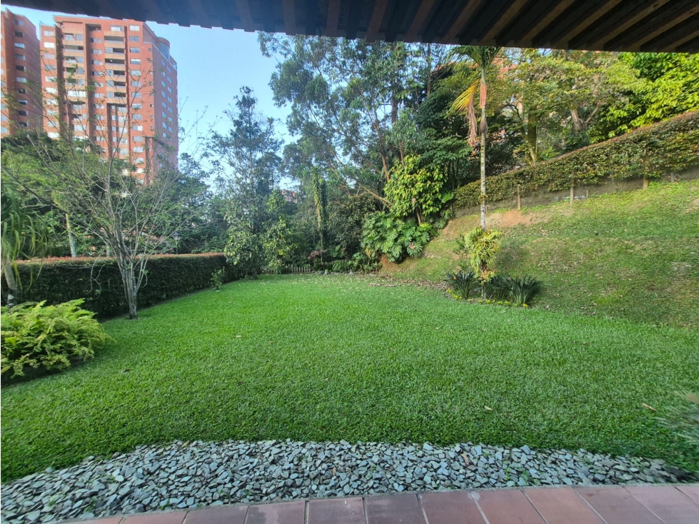 Hermosa casa en venta El Poblado - El Tesoro (JS) — foto 2
