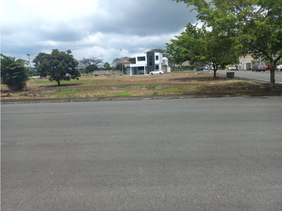 ¡TERRENO ESQUINERO EN VENTA EN PORTÃN DEL RÃO - 3