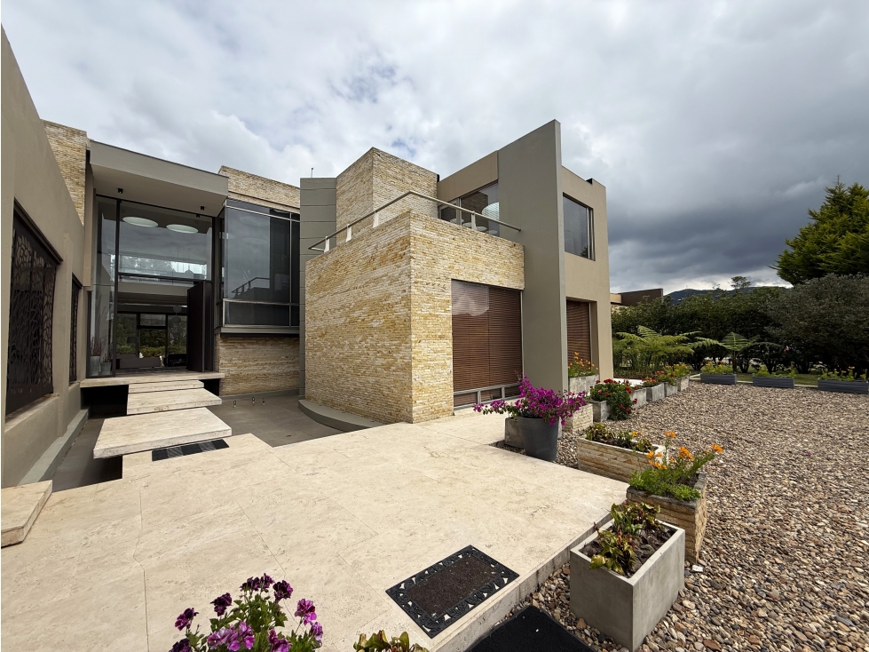 Venta casa CLUB PRADERA DE POTOSI