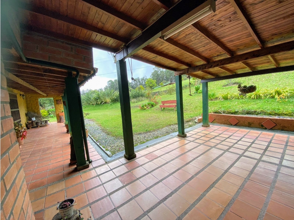 Finca en Venta en Santa Elena con 4 Cabañas - 1