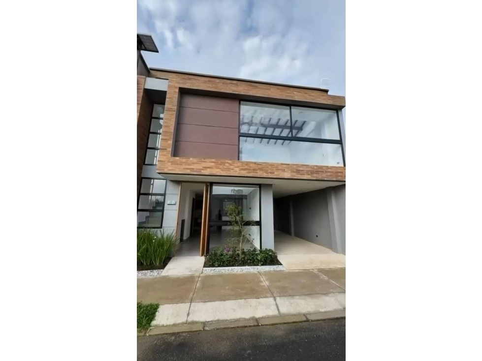 CASA EN VENTA EN LA CEJA EN CONDOMINIO