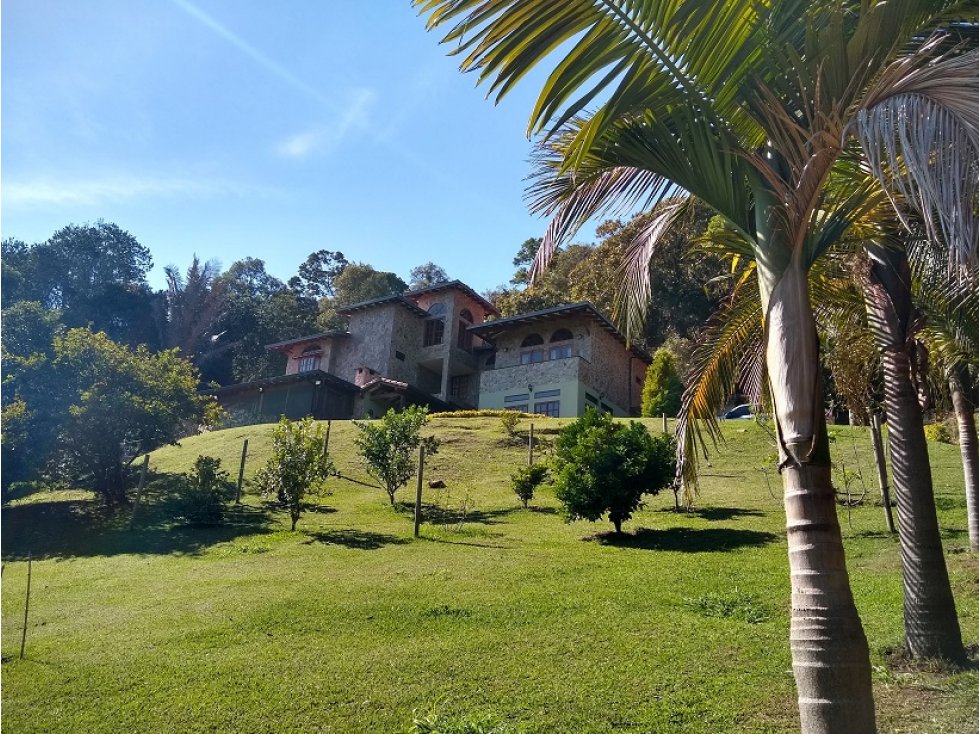 VENTA FINCA EN LLANOGRANDE- ESPECTACULAR VISTA