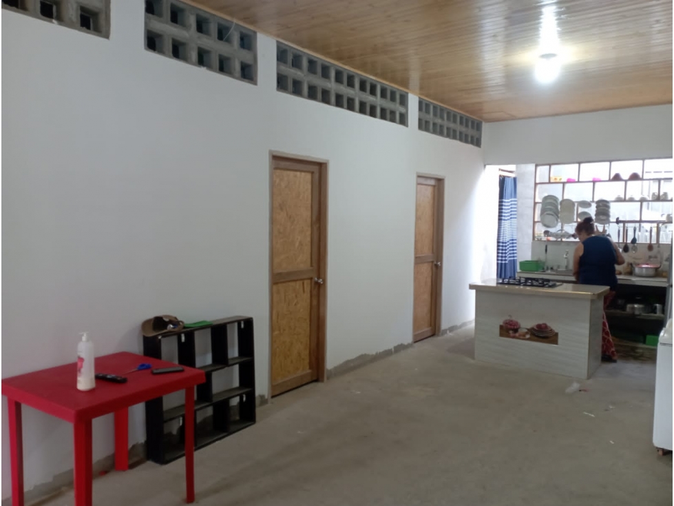 VENDO CASA CON LOCAL COMERCIAL BARRIO LAS NAVARRA MARGEN IZQUIERDA — foto 3