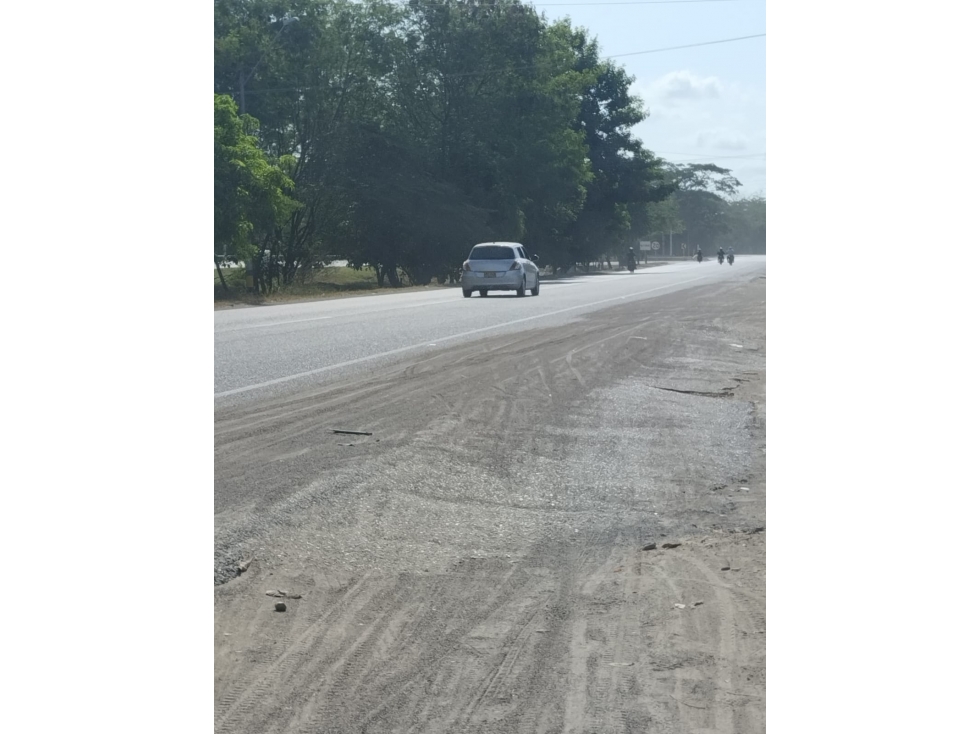 EN VENTA LOTE DE TERRENO ESQUINERO VIA A PLANETA RICA — foto 3