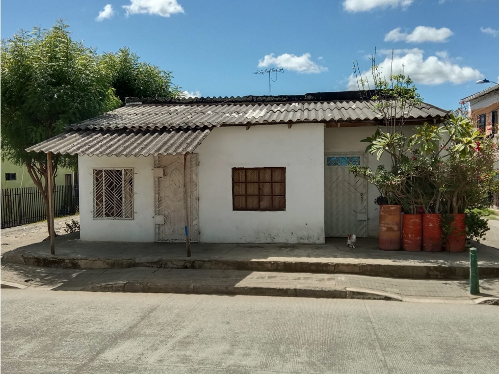 VENDO CASA CON TRES APARTAMENTOS BARRIO 6 DE MARZO SECTOR CORPIVOL