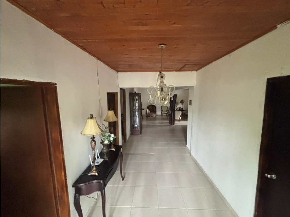 EN VENTA CASA Y RESTAURANTE A ORILLAS DE LA TRONCAL VIA A ARBOLETES