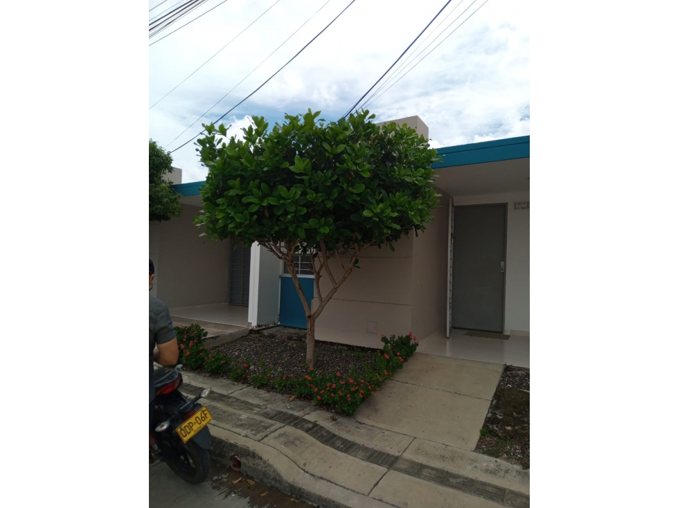 EN VENTA CASA EN LA URBANIZACION SANTA ELENA