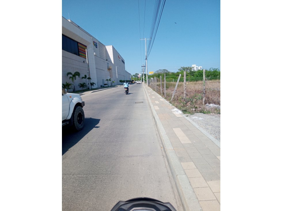 EN VENTA LOTE DETRAS DEL CENTRO COMERCIAL NUESTRO MONTERIA CÓRDOBA — foto 2