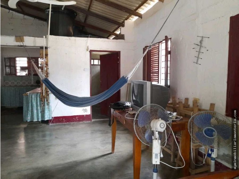 VENDO CABAÑA UBICADA EN PUERTO ESCONDIDO CÓRDOBA - 2