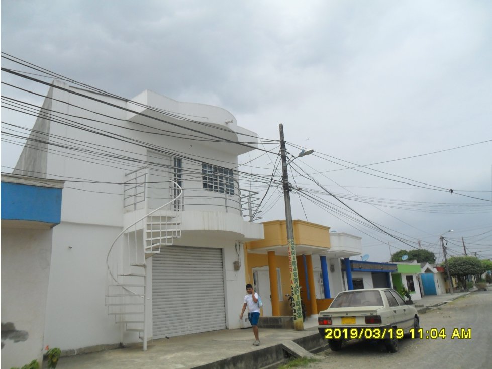 VENDO DE OPORTUNIDAD APARTAMENTO Y LOCAL EN EL BARRIO 6 DE MARZO — foto 2