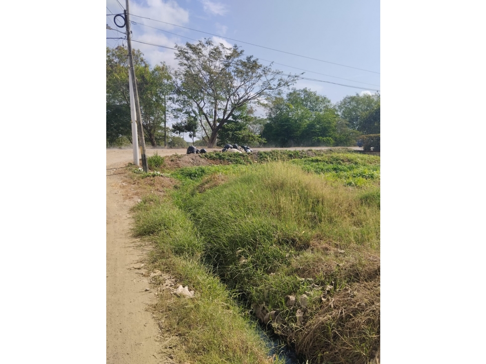 EN VENTA LOTE DE TERRENO ESQUINERO VIA A PLANETA RICA