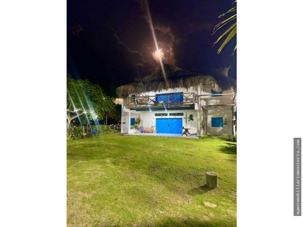 VENDO CABAÑA UBICADA EN PUERTO ESCONDIDO CÓRDOBA - 1
