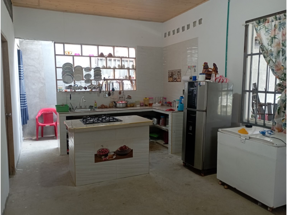 VENDO CASA CON LOCAL COMERCIAL BARRIO LAS NAVARRA MARGEN IZQUIERDA — foto 4