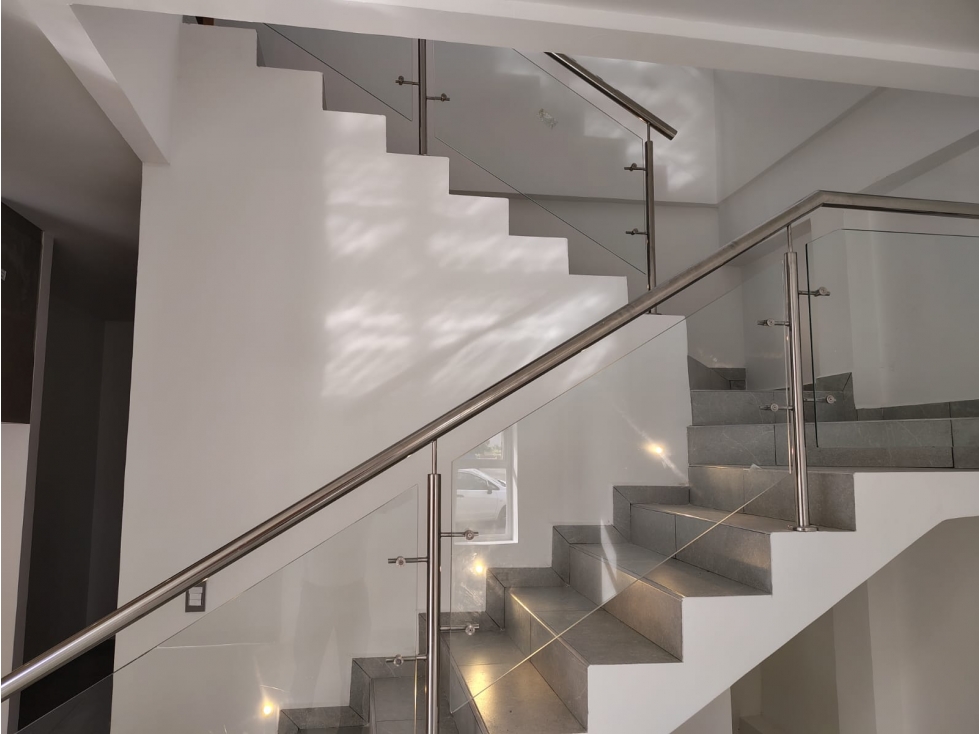 VENDO CASA PARA ESTRENAR DOS PISOS SECTOR ALAMEDAS MONTERÍA CÓRDOBA — foto 4