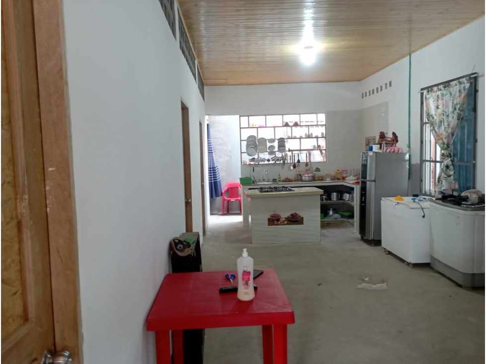 VENDO CASA CON LOCAL COMERCIAL BARRIO LAS NAVARRA MARGEN IZQUIERDA — foto 5