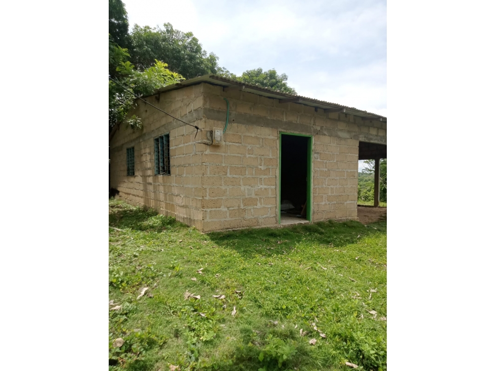 EN VENTA CASA CAMPESTRE EN LA VIA A PLANETA RICA KILOMETRO 30