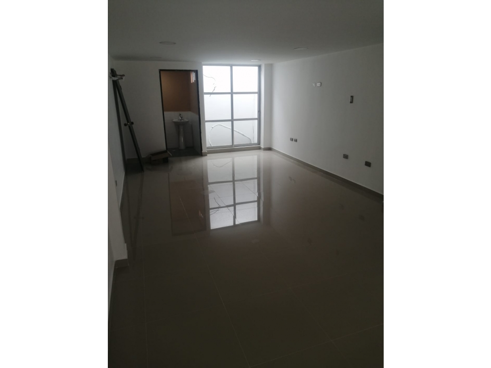 EN ARRIENDO OFICINA EN EL CENTRO DE MONTERÍA