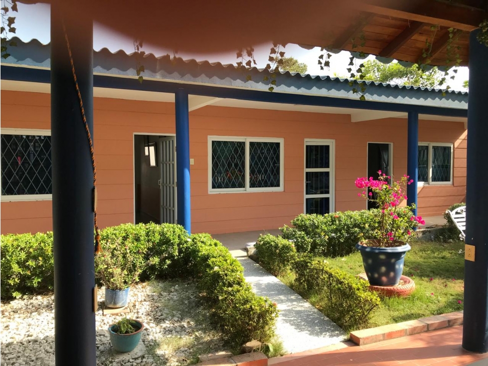 VENDO CABAÑA Y LOTE UBICADO EN COVEÑAS SUCRE