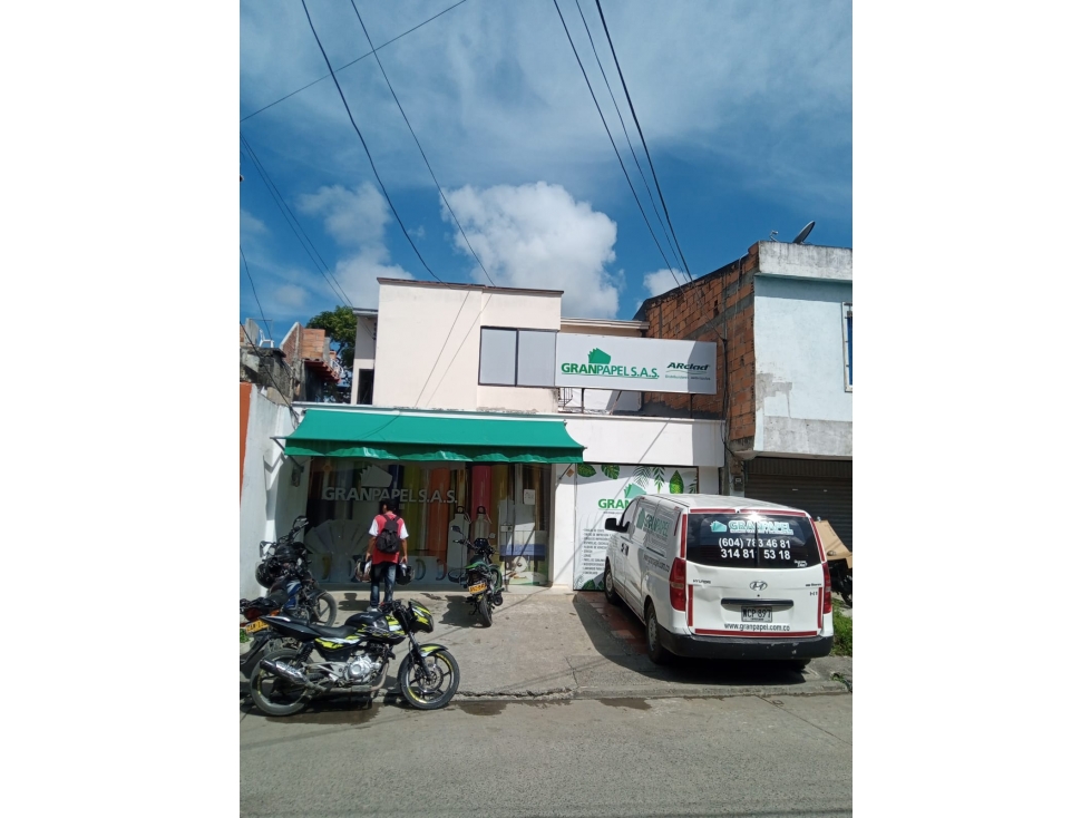 VENDO CASA DE DOS PLANTAS EN EL CENTRO DE MONTERIA CORDOBA — foto 2