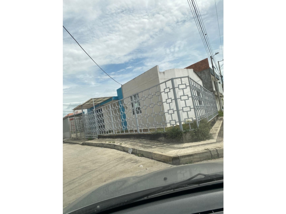 EN VENTA CASA ESQUINERA EN LA URBANIZACION SANTA ELENA MONTERIA — foto 2