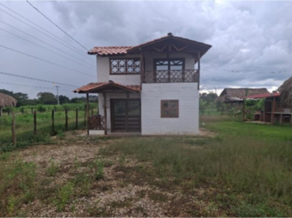 EN VENTA CASA CAMPESTRE LOS CEDROS VIA ARBOLETES MONTERIA