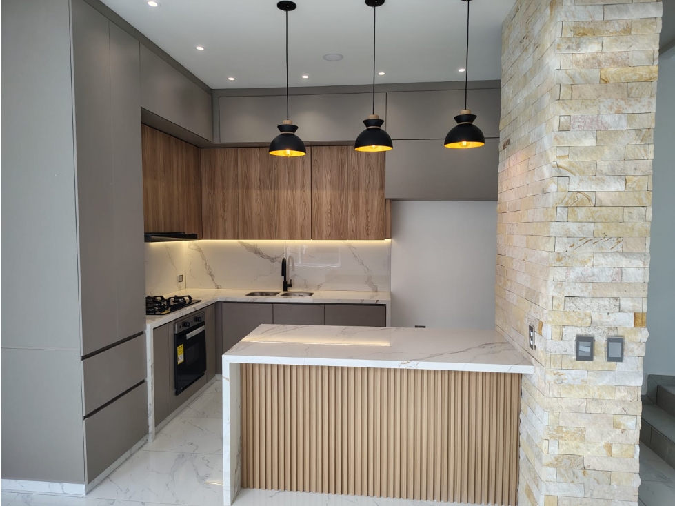 VENDO CASA PARA ESTRENAR DOS PISOS SECTOR ALAMEDAS MONTERÍA CÓRDOBA