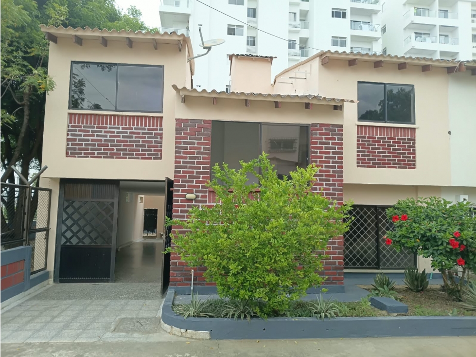 VENDO CASA EN CONJUNTO CERRADO BARRIO LA CASTELLANA MONTERIA