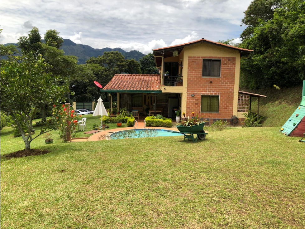 Hermosa finca en venta en Girardota, excelente ubicacion - 1