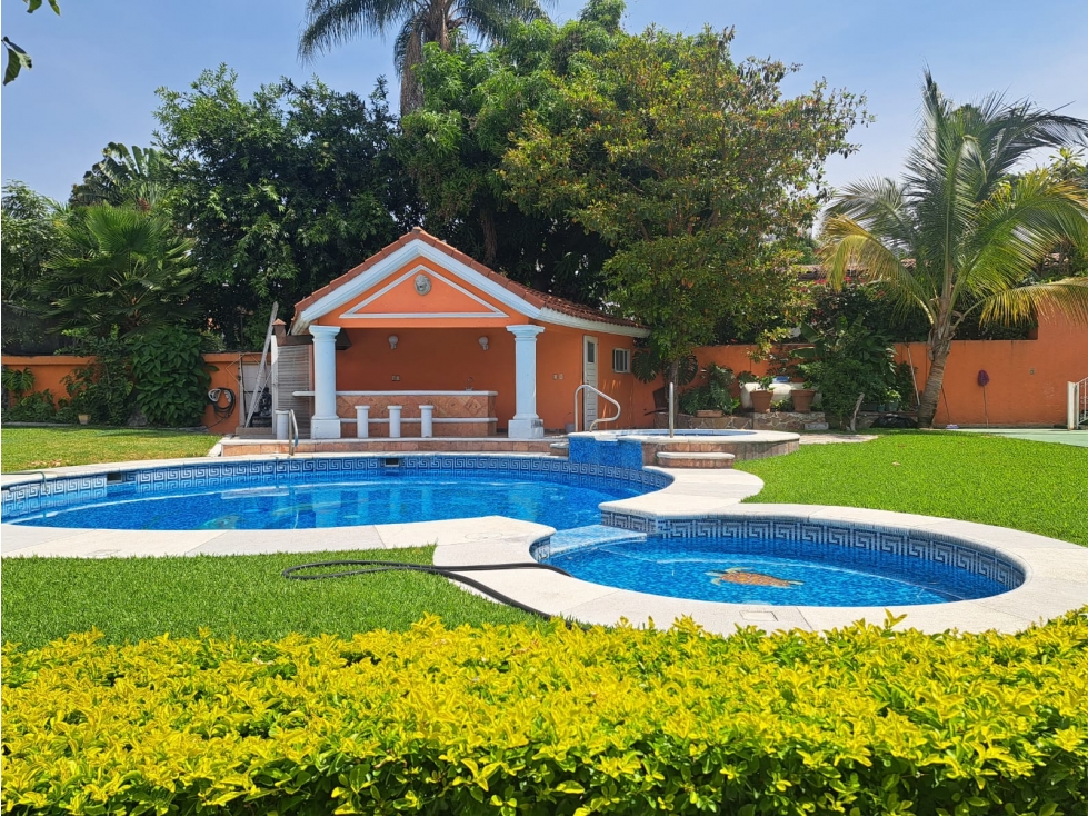 $7,900,000 CASA EN VENTA DE UN NIVEL EN LOMAS DE CUERNAVACA
