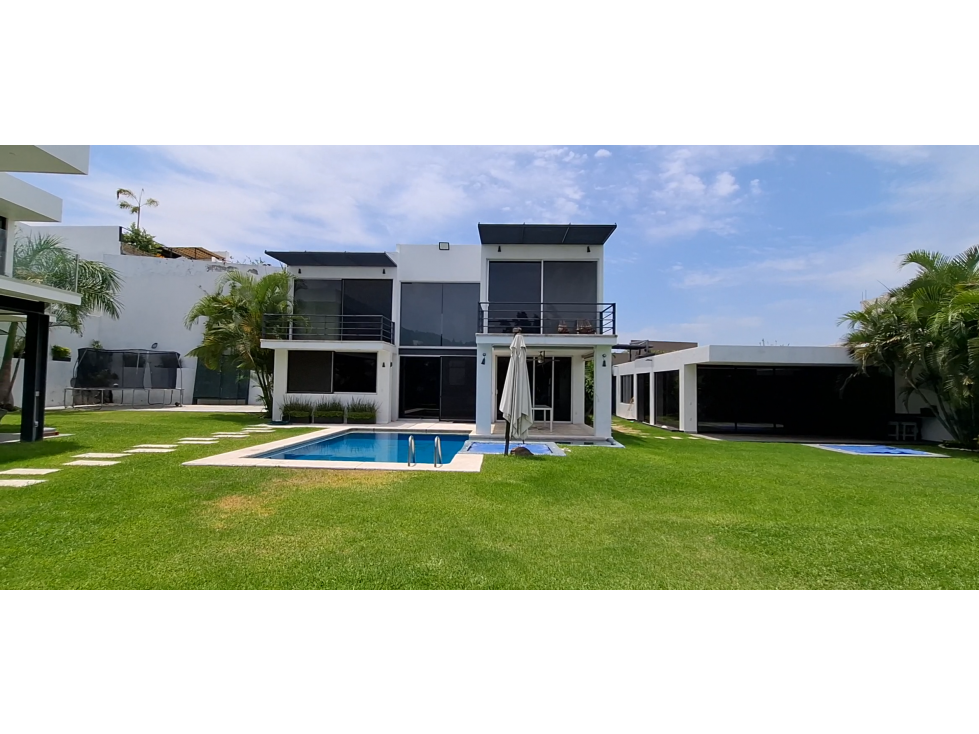 Casa Sola en Venta en Corinto Residencial - Jardín y Alberca — foto 3