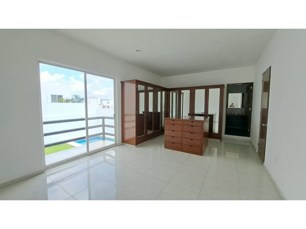 CASA SOLA CON ALBERCA EN RENTA O VENTA — foto 5