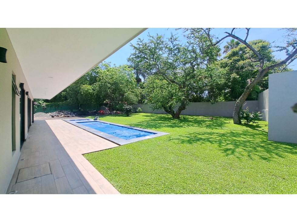 $16,000,000 CASA DE UN NIVEL EN VENTA con ALBERCA Y FÁCIL ACCESO — foto 2