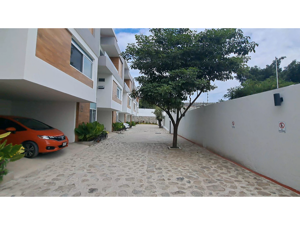 CASA EN VENTA EN LOMAS DE TRUJILLO | $3,950,000