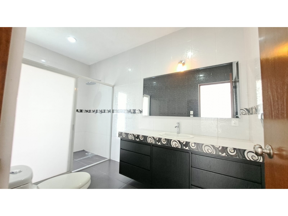 CASA SOLA CON ALBERCA EN RENTA O VENTA — foto 6