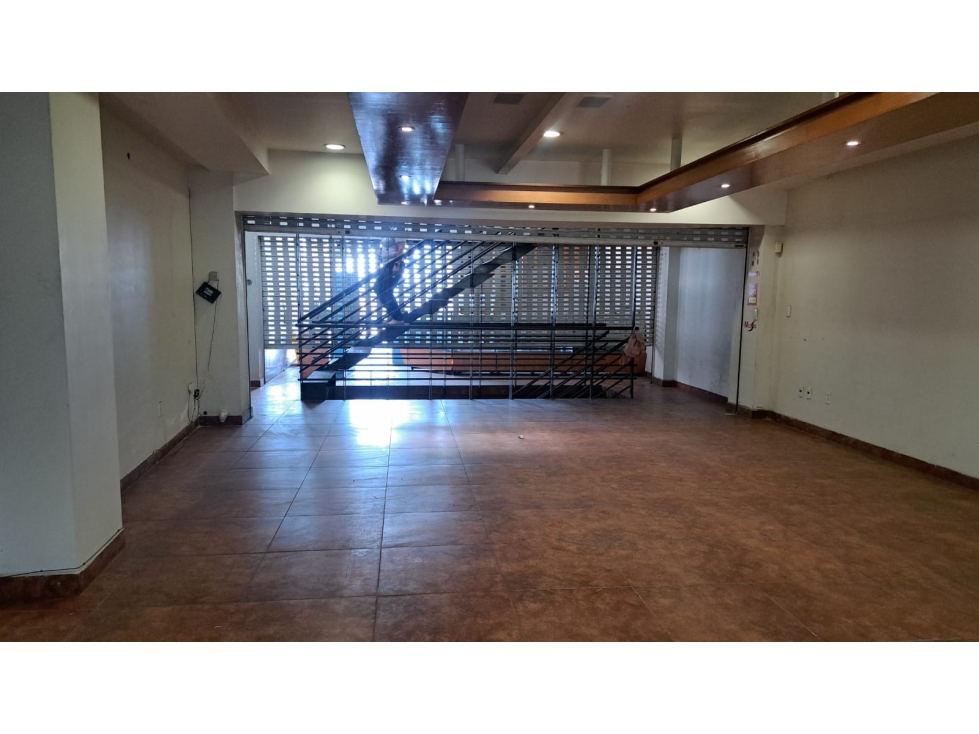 Venta de Edificio en esquina a un costado de Costco - 4