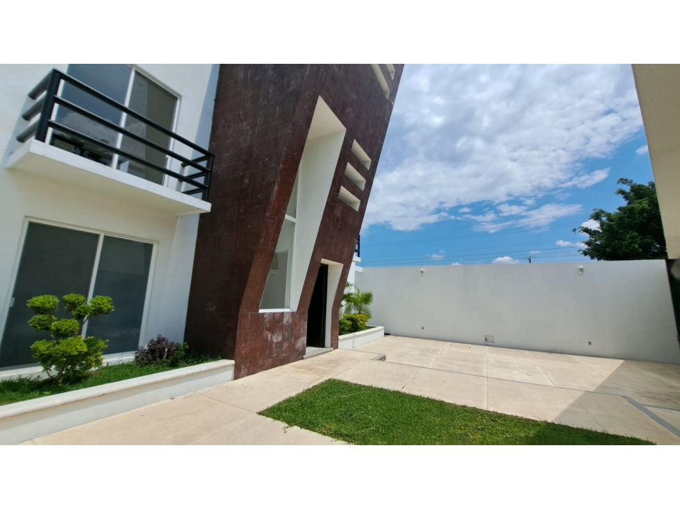 CASA SOLA CON ALBERCA EN RENTA O VENTA
