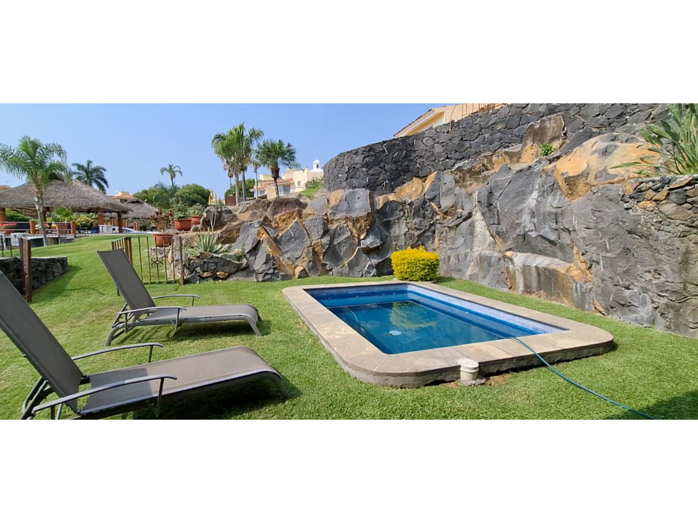 CASA EN CONDOMINIO EN VENTA EN LA FLORESTA BURGOS BUGAMBILIAS