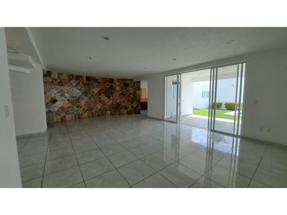 CASA SOLA CON ALBERCA EN RENTA O VENTA — foto 3