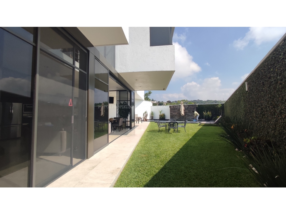 CASA SOLA EN VENTA EN RESIDENCIAL CORINTO - JARDÍN Y ALBERCA — foto 6